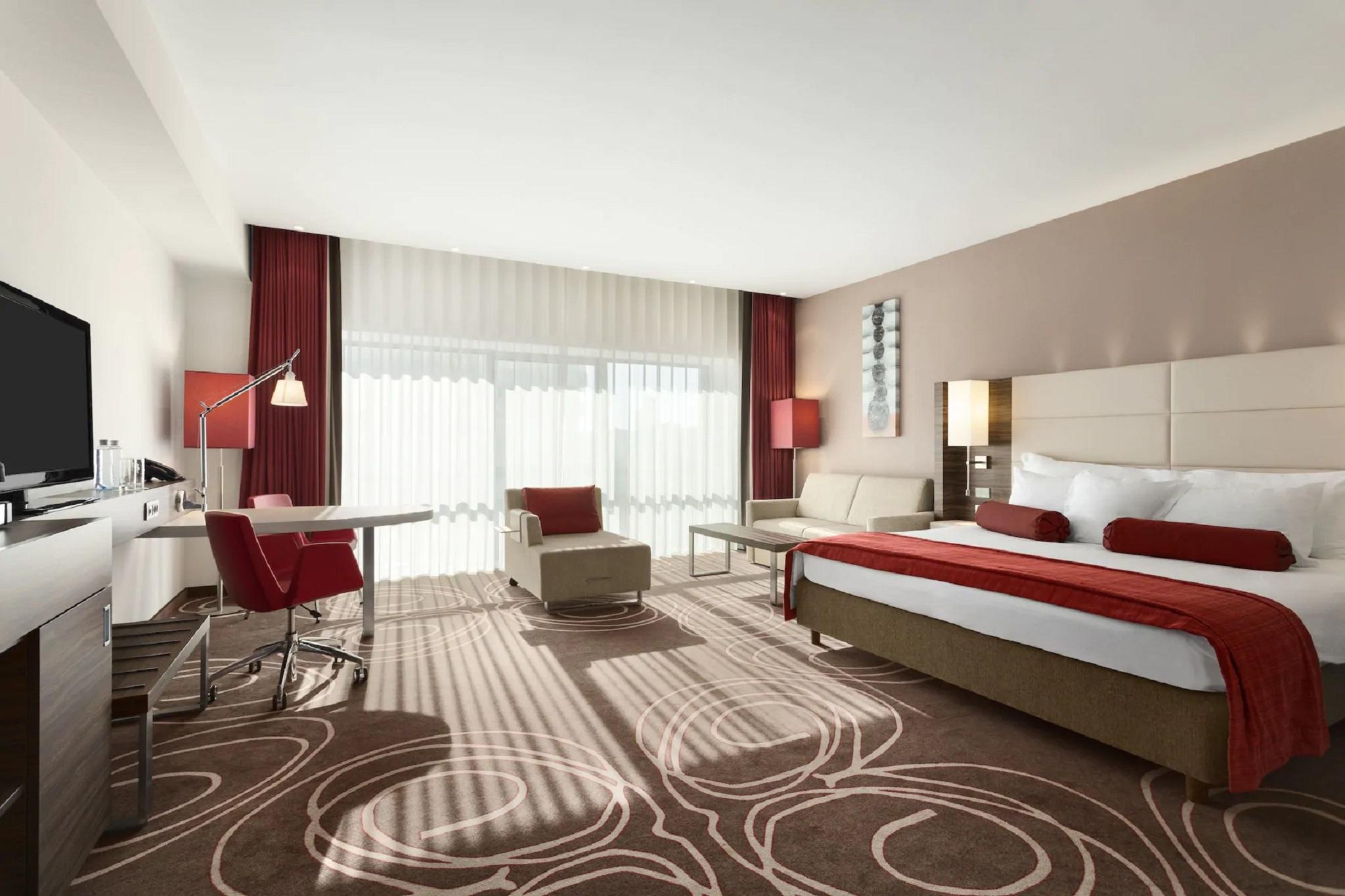 Hotel Ramada Piteşti Exteriör bild
