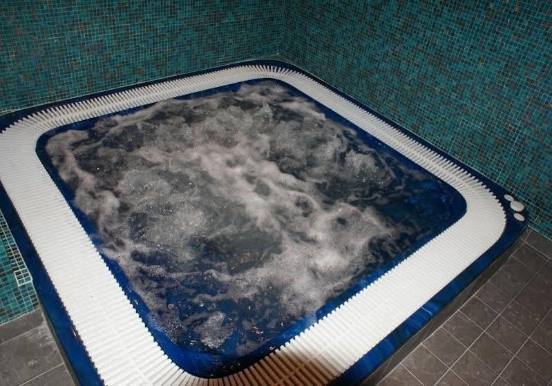 Hotel Ramada Piteşti Exteriör bild